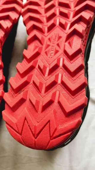 Zapatillas trail running Saucony Xodus  talla 44