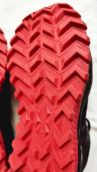 Zapatillas trail running Saucony Xodus  talla 44