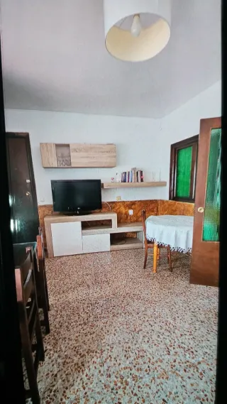 Casa cin garaje grande.