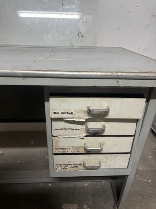 Mesa de trabajo metálica con cajones NO NEGOCIABLE