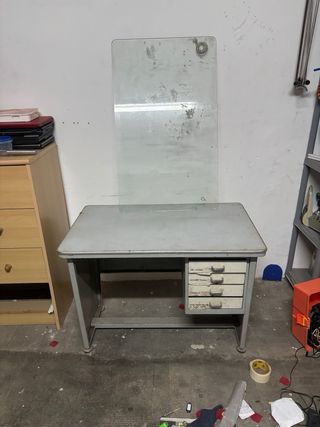 Mesa de trabajo metálica con cajones NO NEGOCIABLE
