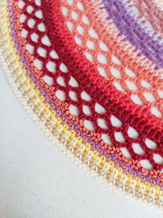 Tapete/mandala crochet multicolor diámetro 26,5 cm