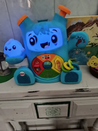 Muñeco interactivo Fisher Price
