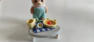 Hora del Desayuno: Bebé Oso+Accesorios Sylvanian