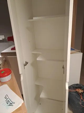 Armarios blancos de madera