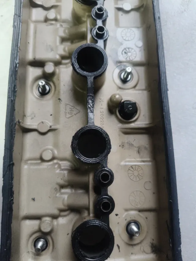 Tapa de culata negra