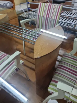 Mesa de vidrio +4 sillas
