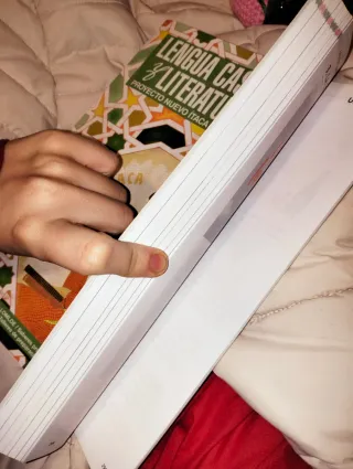 A estrenar, libro lengua 1 bach