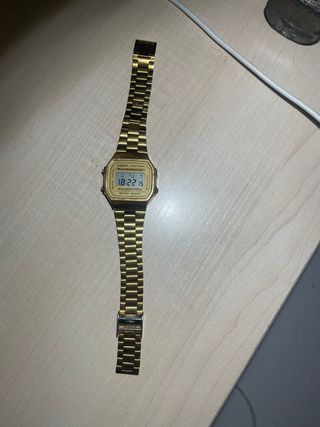 Reloj Casio Dorado