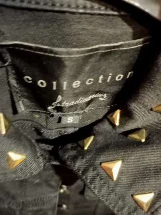 Chaqueta Stradivarius negra tachuelas