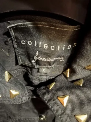 Chaqueta Stradivarius negra tachuelas