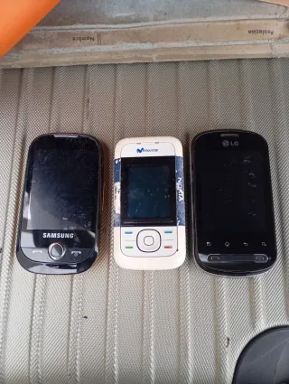 Lote 3 Móviles Antiguos: Nokia, LG, Samsung