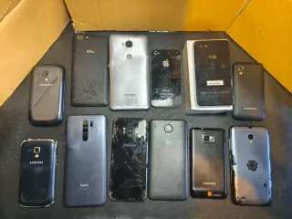Lote de teléfonos para reparar o piezas