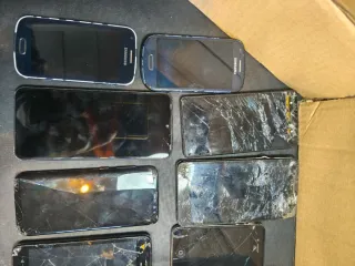 Lote de teléfonos para reparar o piezas
