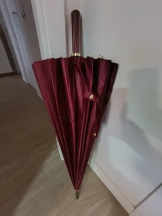 Paraguas sin estrenar 24 varillas anti vuelco