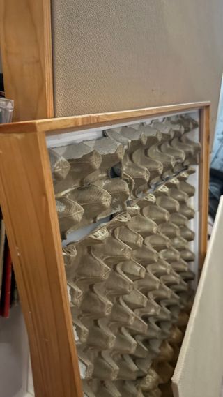 Paneles acústicos caseros con cartón alveolar (2)