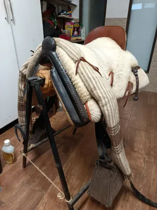 Montura y cabezada vaquera