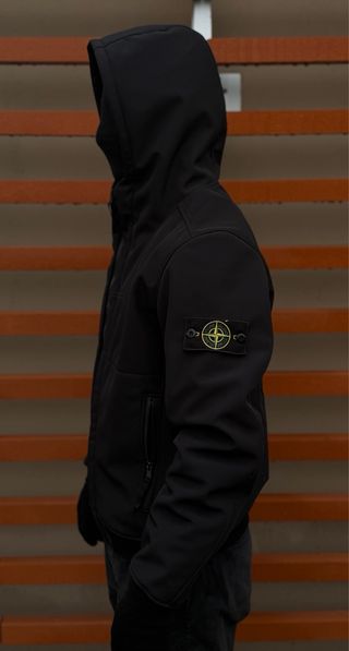 Giacca Stone Island nera antivento/antiacqua