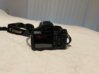 Canon EOS 1100D + 18-55 | Poco uso | Funda incluid