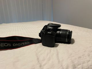 Canon EOS 1100D + 18-55 | Poco uso | Funda incluid