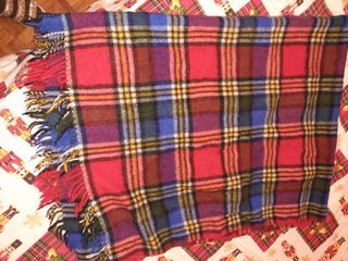 Plaid in lana rosso scuro a quadri