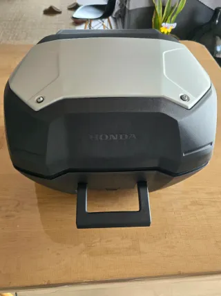 TOP CASE BAUL (50l). HONDA X ADV 750