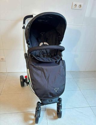 Carrito de bebé y capazo color negro, NUEVO.