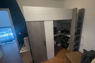 Cama alta con armario y escritorio