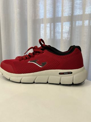 Zapatillas Joma Rojas y Negras