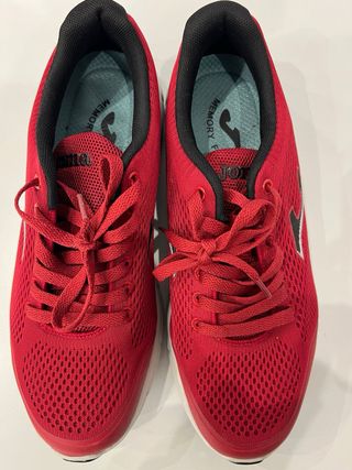 Zapatillas Joma Rojas y Negras