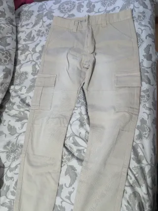 Pantalón cargo niño beige talla 8
