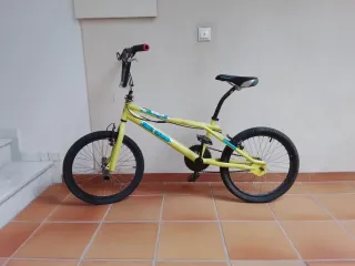 Bicicleta BMX verde