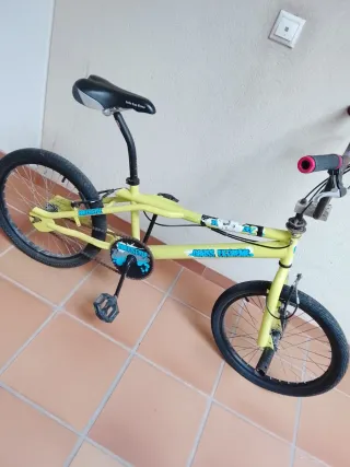 Bicicleta BMX verde