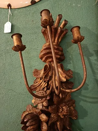 APLIQUE DE MADERA CON DISEÑO FLORAL