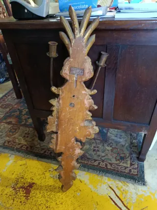 APLIQUE DE MADERA CON DISEÑO FLORAL