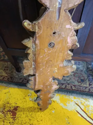 APLIQUE DE MADERA CON DISEÑO FLORAL