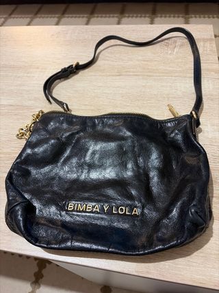 Bolso negro de piel bimba y lola