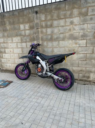 Derbi DRD Pro Supermotard Morada