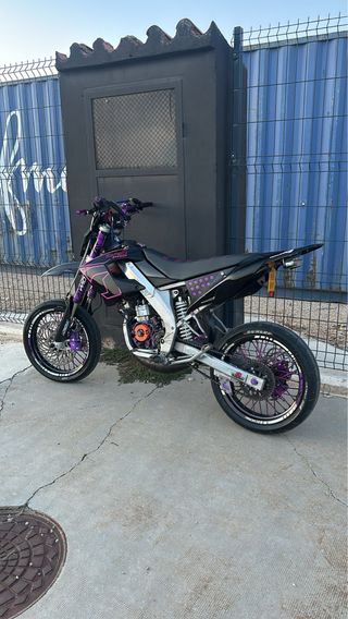 Derbi DRD Pro Supermotard Morada
