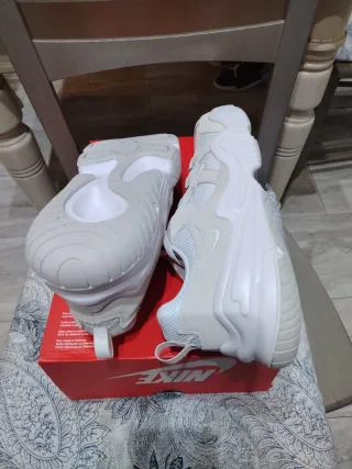 Scarpe nike TECH HERA