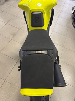 Husqvarna Vitpilen 801 2025 L