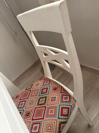 Mesa de comedor blanca con 6 sillas