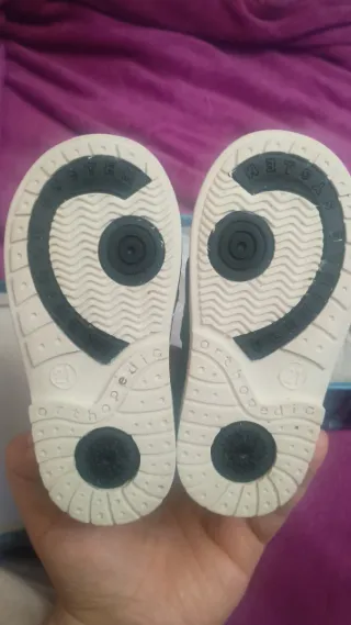 Zapatos Bubble Kids sin estrenar de piel