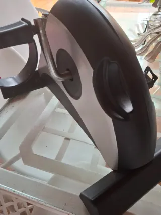 Aparato de pedalear para hacer ejercicio