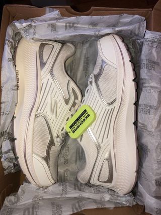 En venta/ Skechers Go Run Consisten, Talla36