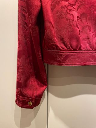 Cazadora bomber granate floral