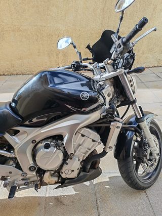 Yamaha FZ6 N de 2004 en perfecto estado