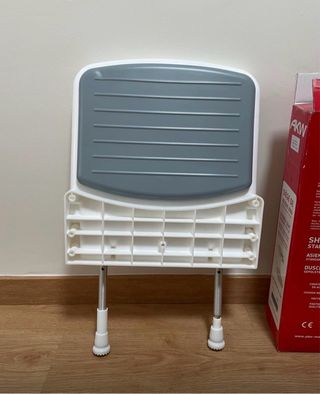 Silla de ducha AKW plegable