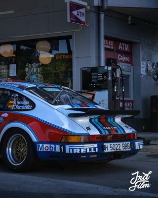 Cámara Canon EOS 2000D + Accesorios