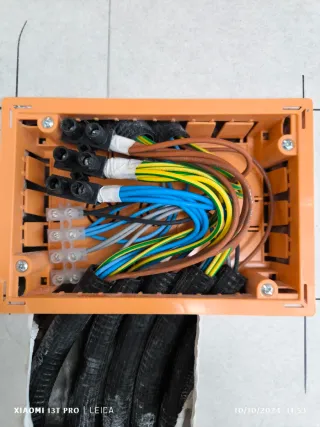 Trabajos de electricidad en general. Mantenimiento